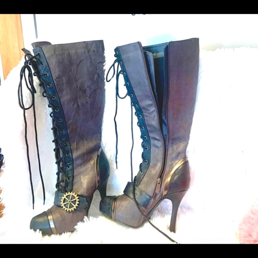 Elle, Wheel Pump long boots.